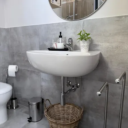 Apartamento Casa Lazzari - Giardino Segreto A 3 Min Da Maria Cecilia Hospital