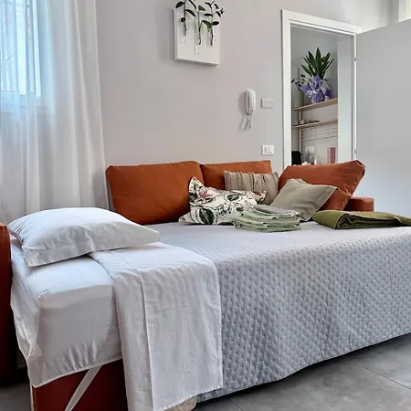 Casa Lazzari - Giardino Segreto A 3 Min Da Maria Cecilia Hospital Apartment