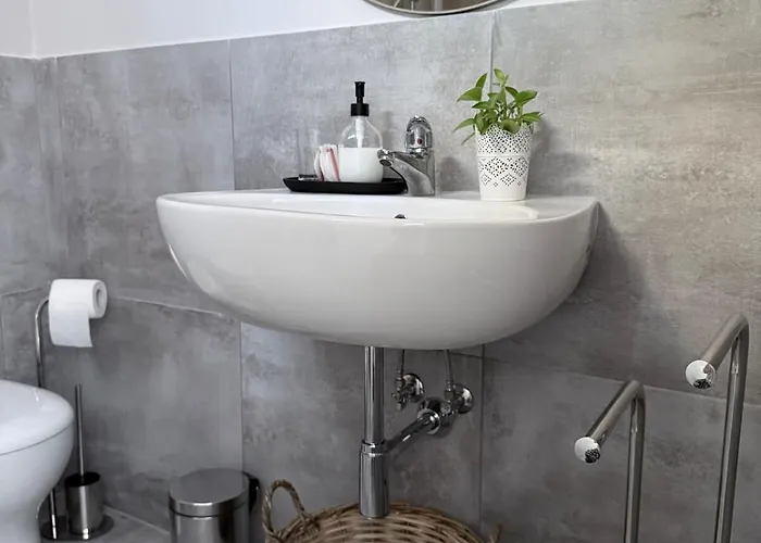 Lägenhet Casa Lazzari - Giardino Segreto A 3 Min Da Maria Cecilia Hospital