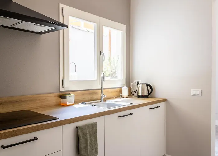 Casa Lazzari - Giardino Segreto A 3 Min Da Maria Cecilia Hospital Lägenhet *