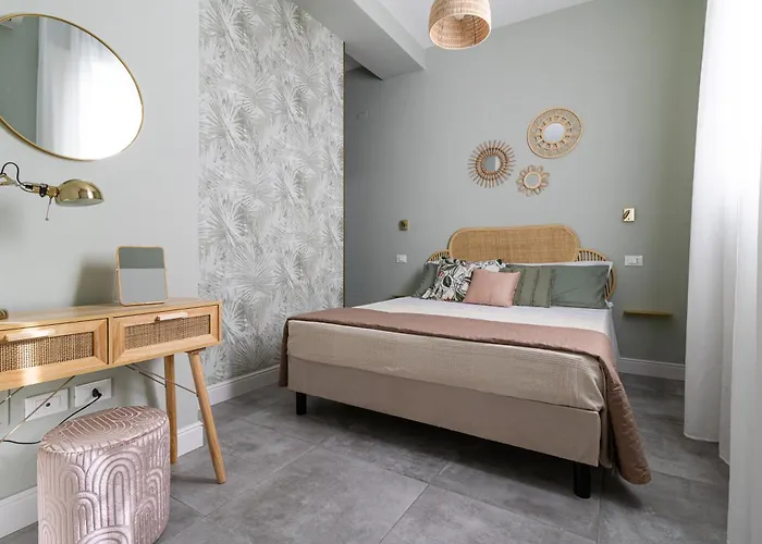 Casa Lazzari - Giardino Segreto A 3 Min Da Maria Cecilia Hospital Lägenhet